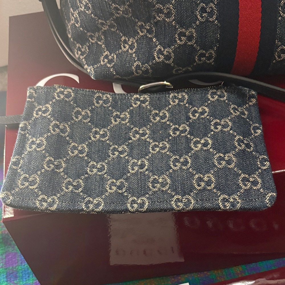 Gucci Giglio Small Tote Bag - Picture 3 of 16